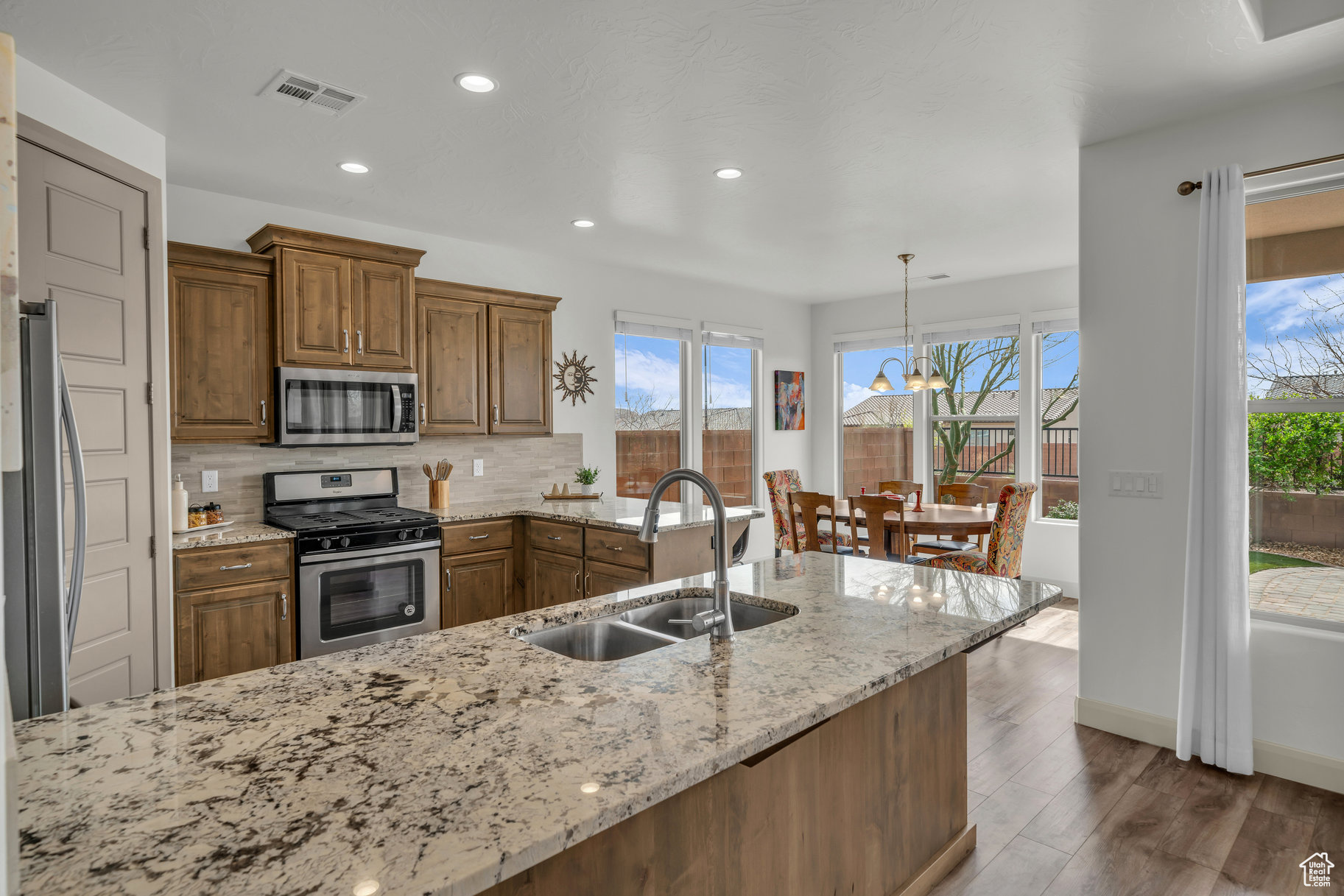 159 W Peridot Dr, Washington, Utah image 3