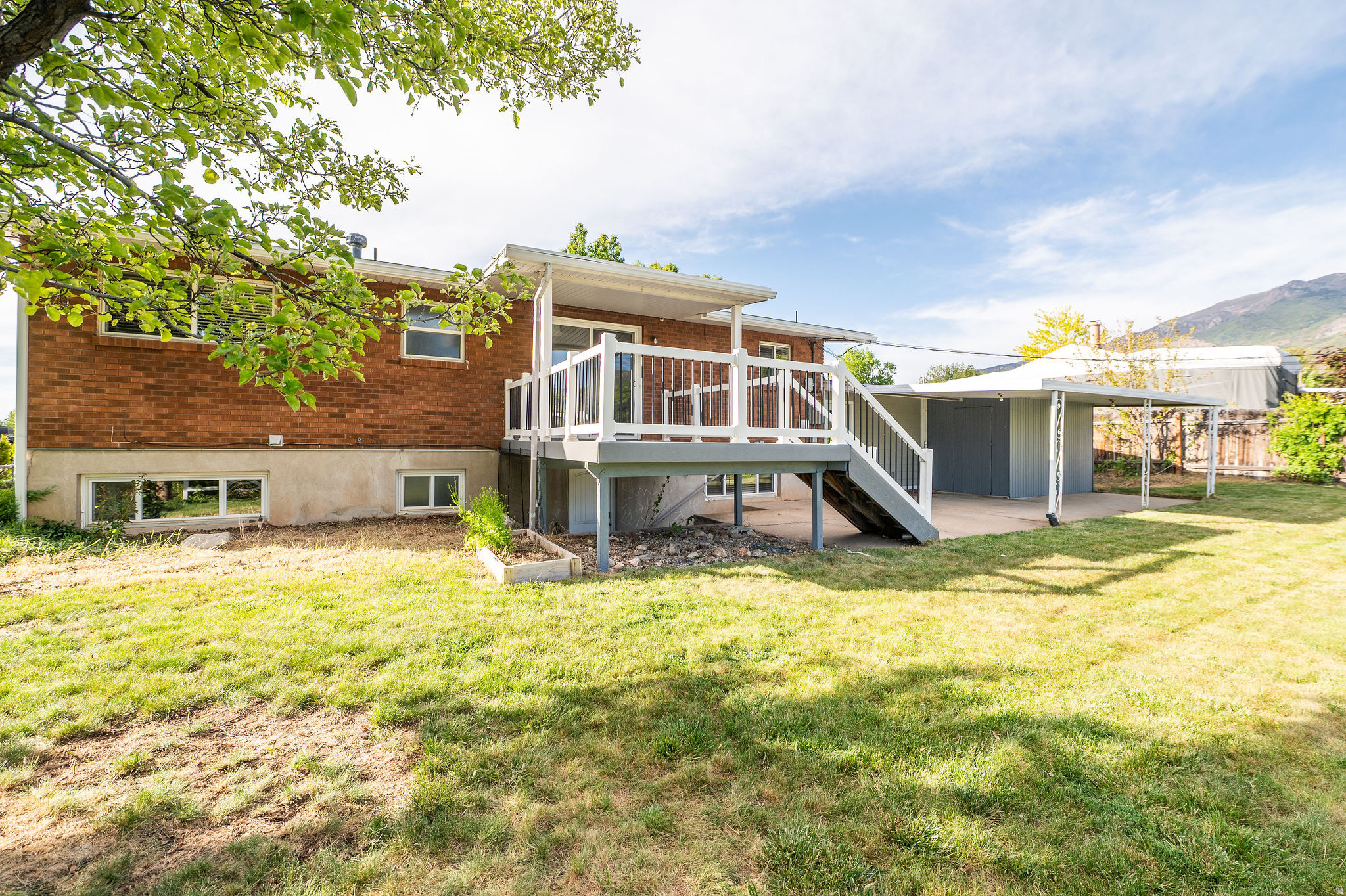 KING CLARION HILLS - Residential