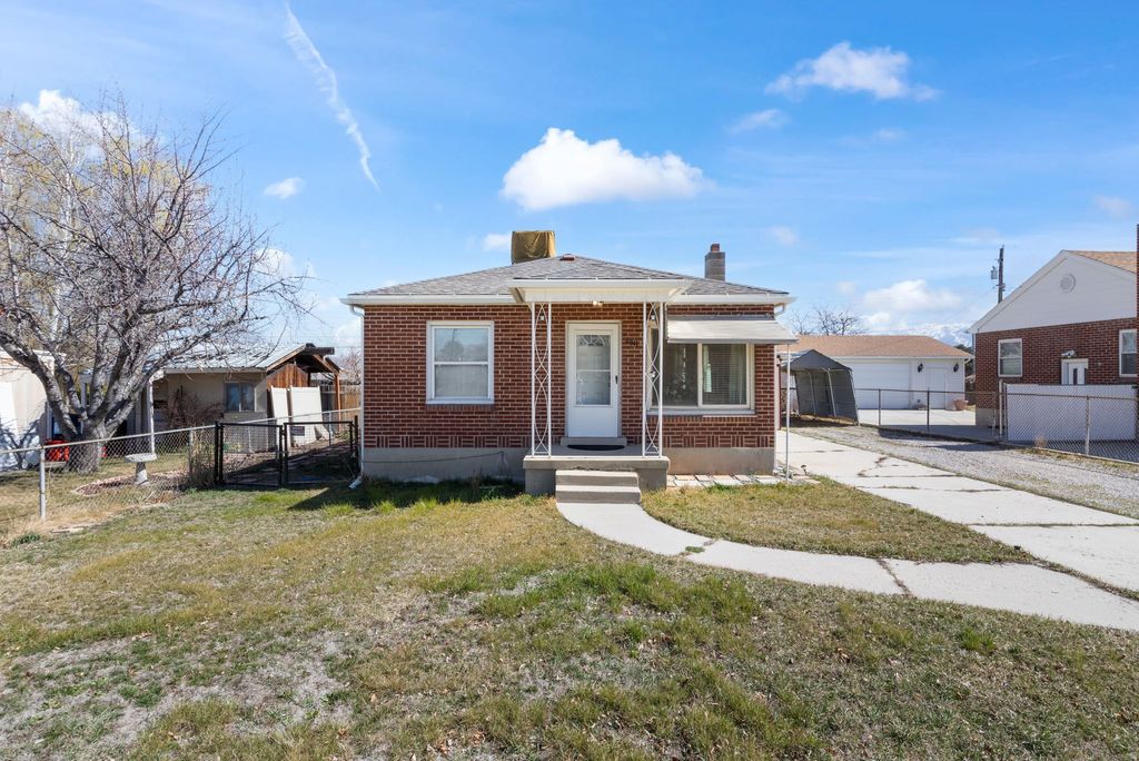 Photo of 4911 S 3535 W, Taylorsville, UT 84129 (MLS # 2143244)
