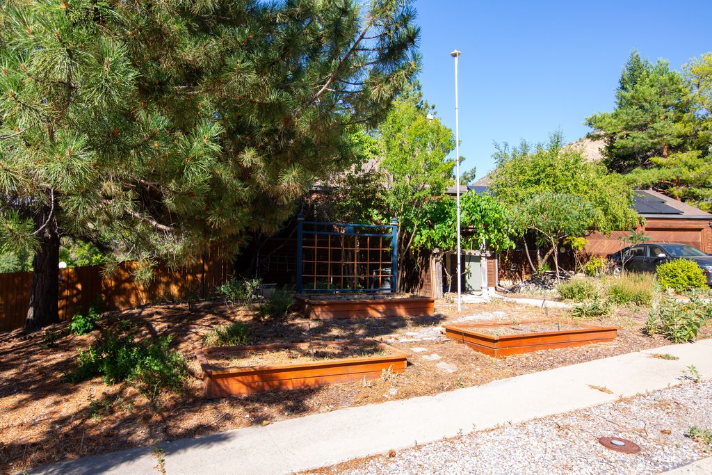 Photo of 1500 SUMAC DR, Logan, UT 84321 (MLS # 2172152)