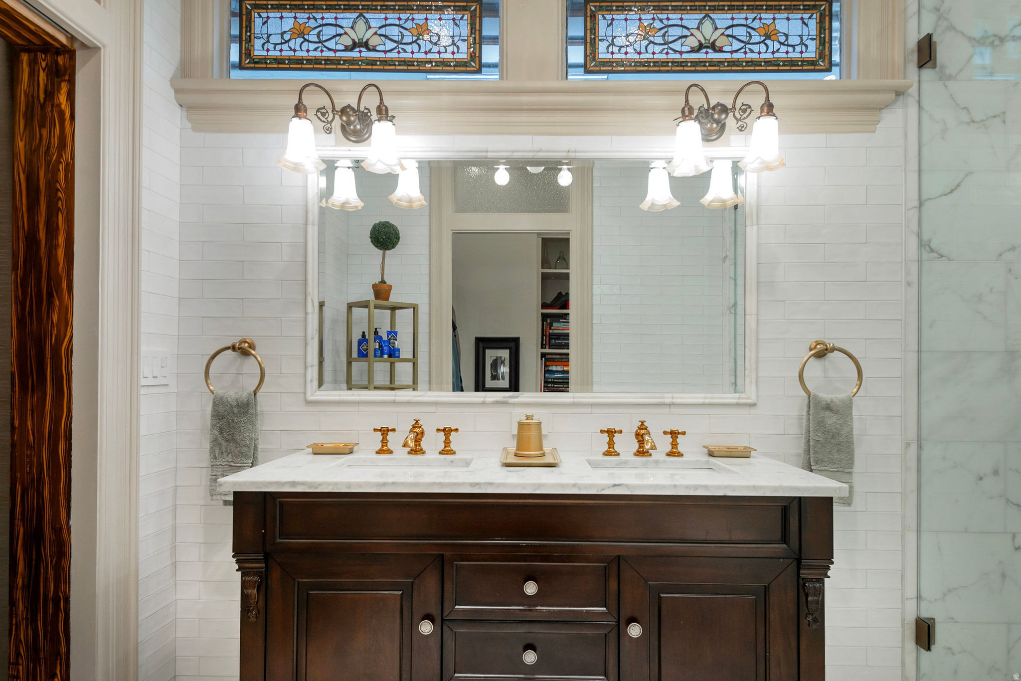 AVENUES HISTORIC - Residential