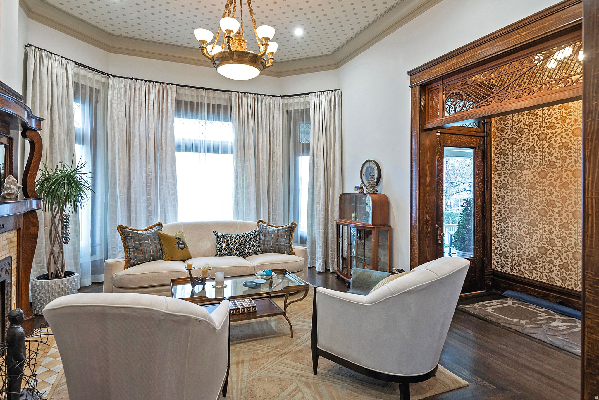 AVENUES HISTORIC - Residential