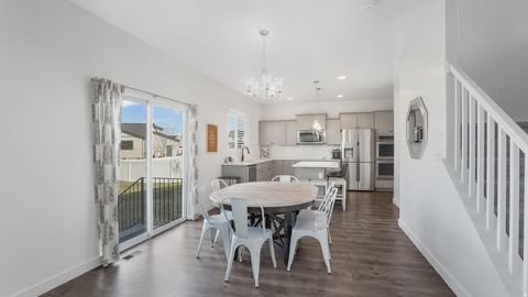 Tiny photo for 442 S DOUBLEDAY ST, Mapleton, UT 84664 (MLS # 2131074)