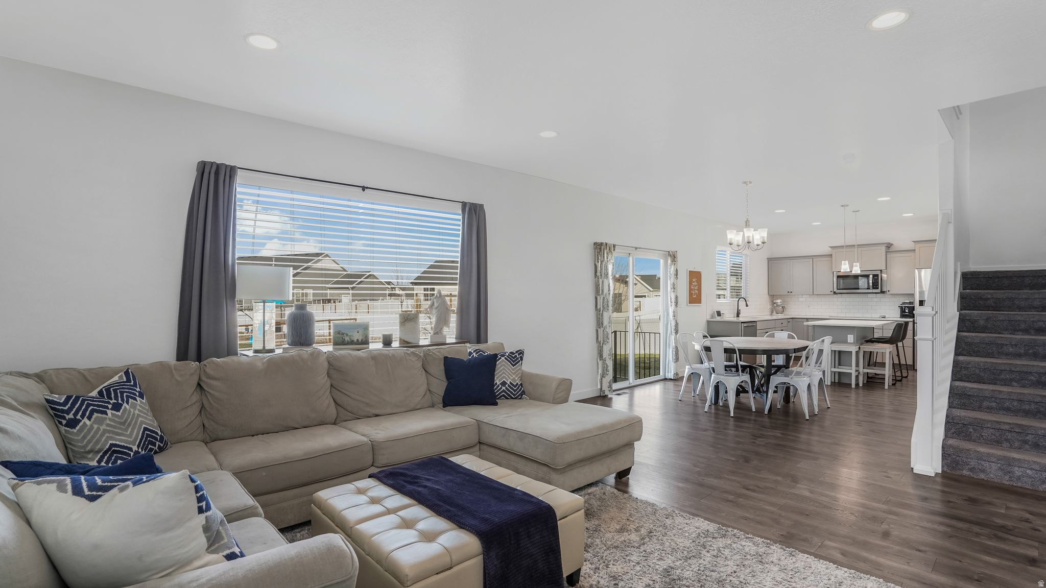 MAPLETON GROVE - Residential