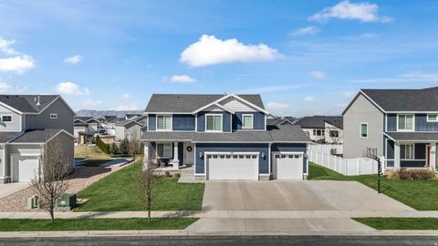 Photo of 442 S DOUBLEDAY ST, Mapleton, UT 84664 (MLS # 2131074)