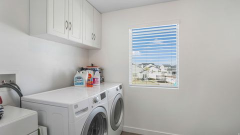 Tiny photo for 442 S DOUBLEDAY ST, Mapleton, UT 84664 (MLS # 2131074)