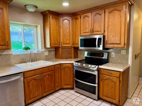 Tiny photo for 822 E SKYLARK DR, Spanish Fork, UT 84660 (MLS # 2187750)