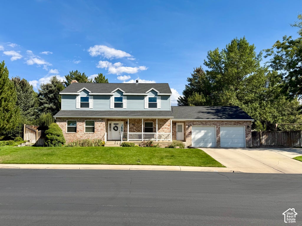 Photo of 822 E SKYLARK DR, Spanish Fork, UT 84660 (MLS # 2187750)