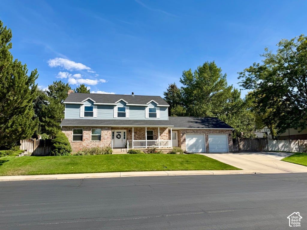 Photo of 822 E SKYLARK DR, Spanish Fork, UT 84660 (MLS # 2187750)