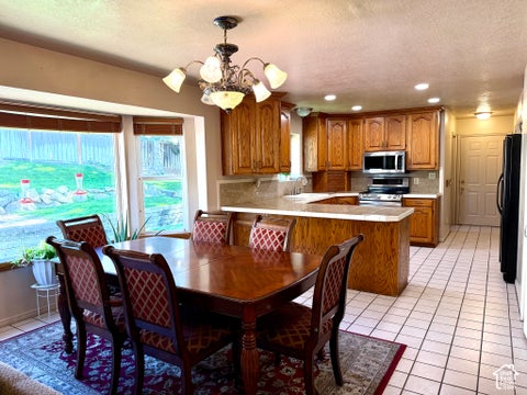 Tiny photo for 822 E SKYLARK DR, Spanish Fork, UT 84660 (MLS # 2187750)