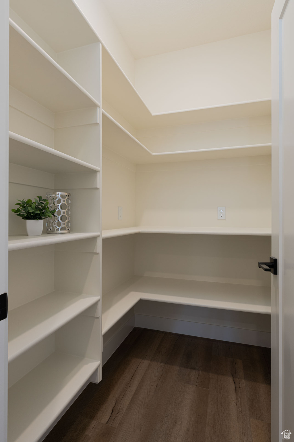 THE POINTE - Residential