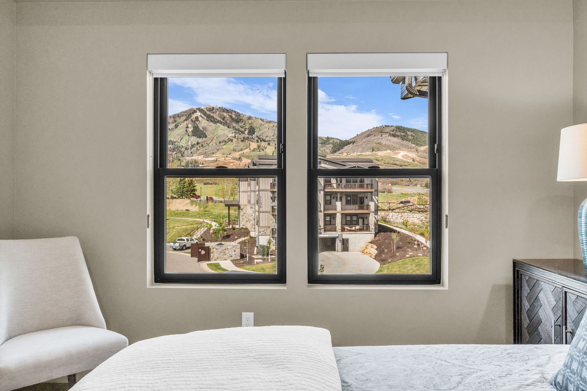 MAYFLOWER LAKESIDE - Residential