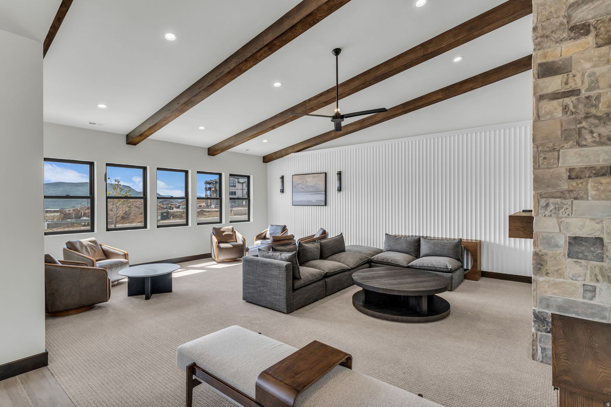 MAYFLOWER LAKESIDE - Residential