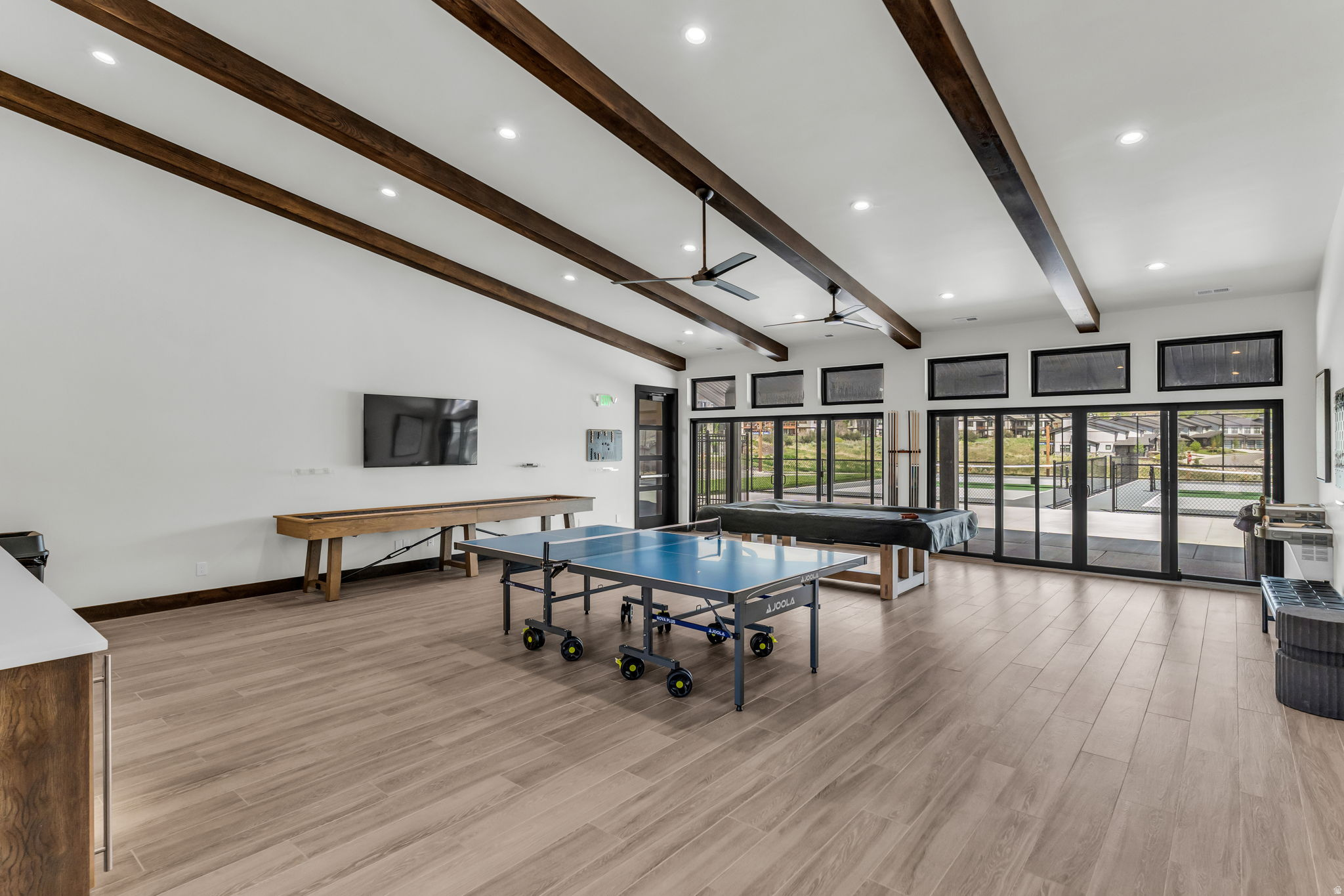 MAYFLOWER LAKESIDE - Residential