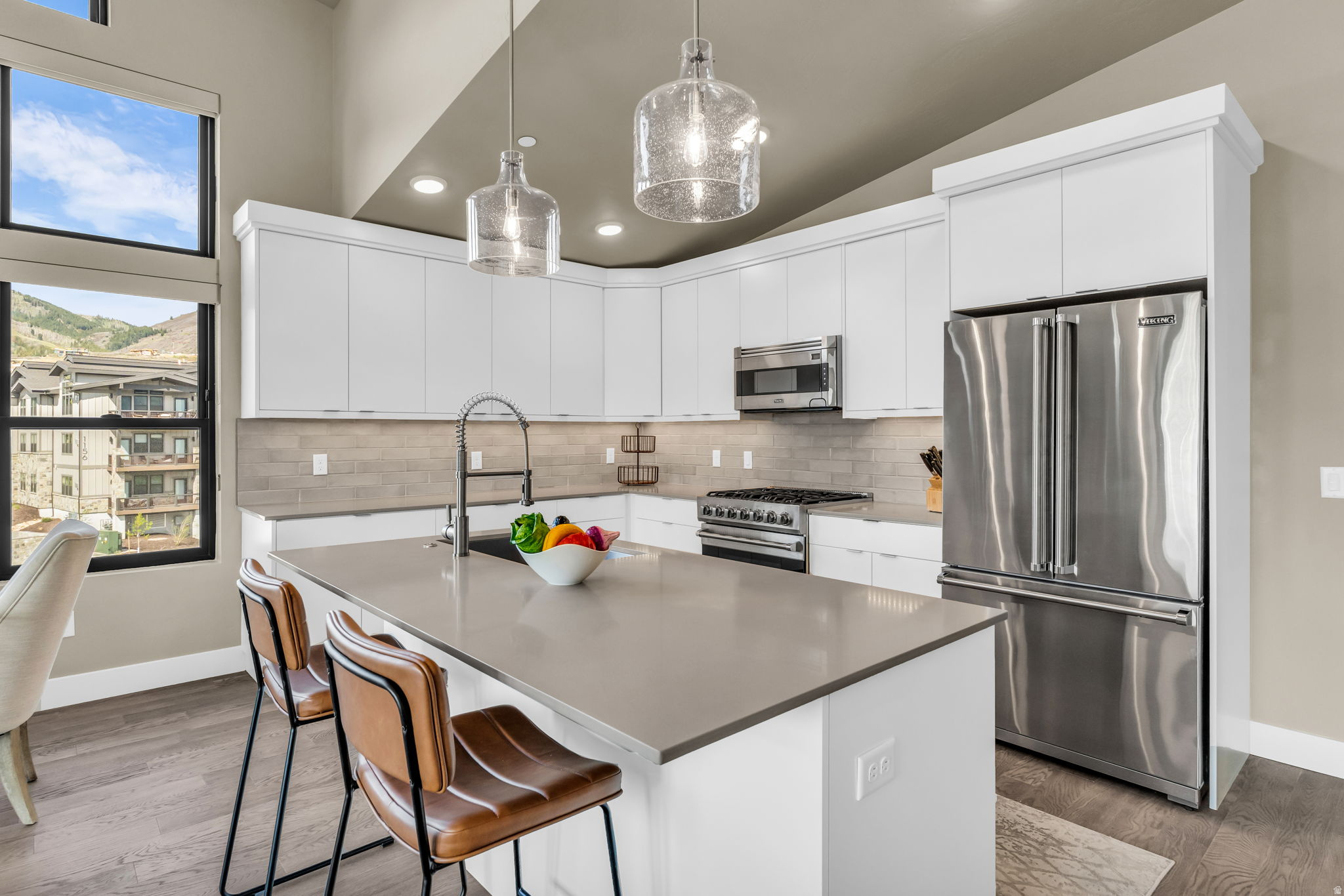 MAYFLOWER LAKESIDE - Residential