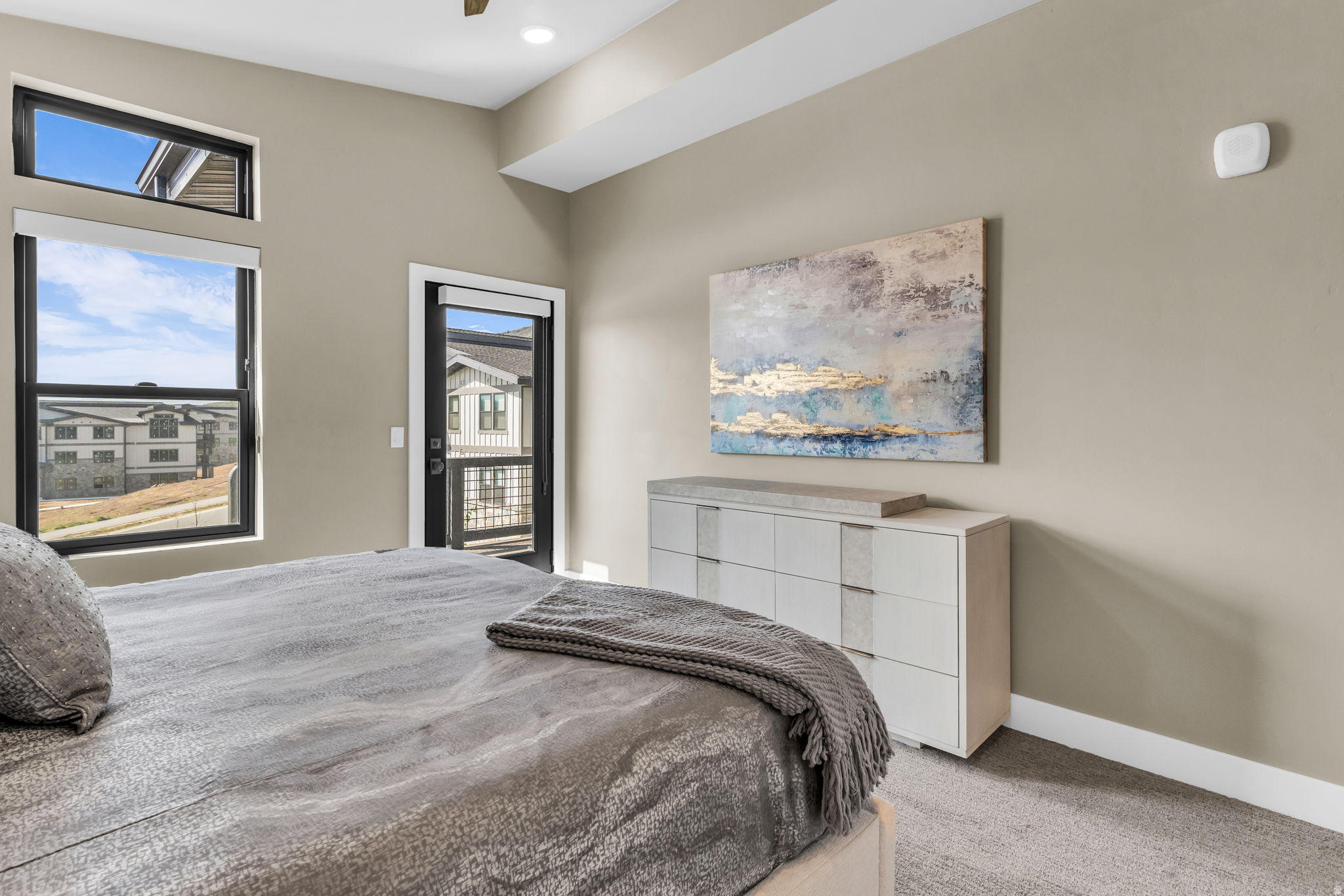 MAYFLOWER LAKESIDE - Residential
