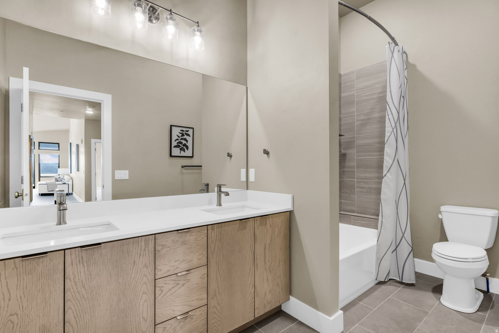 MAYFLOWER LAKESIDE - Residential