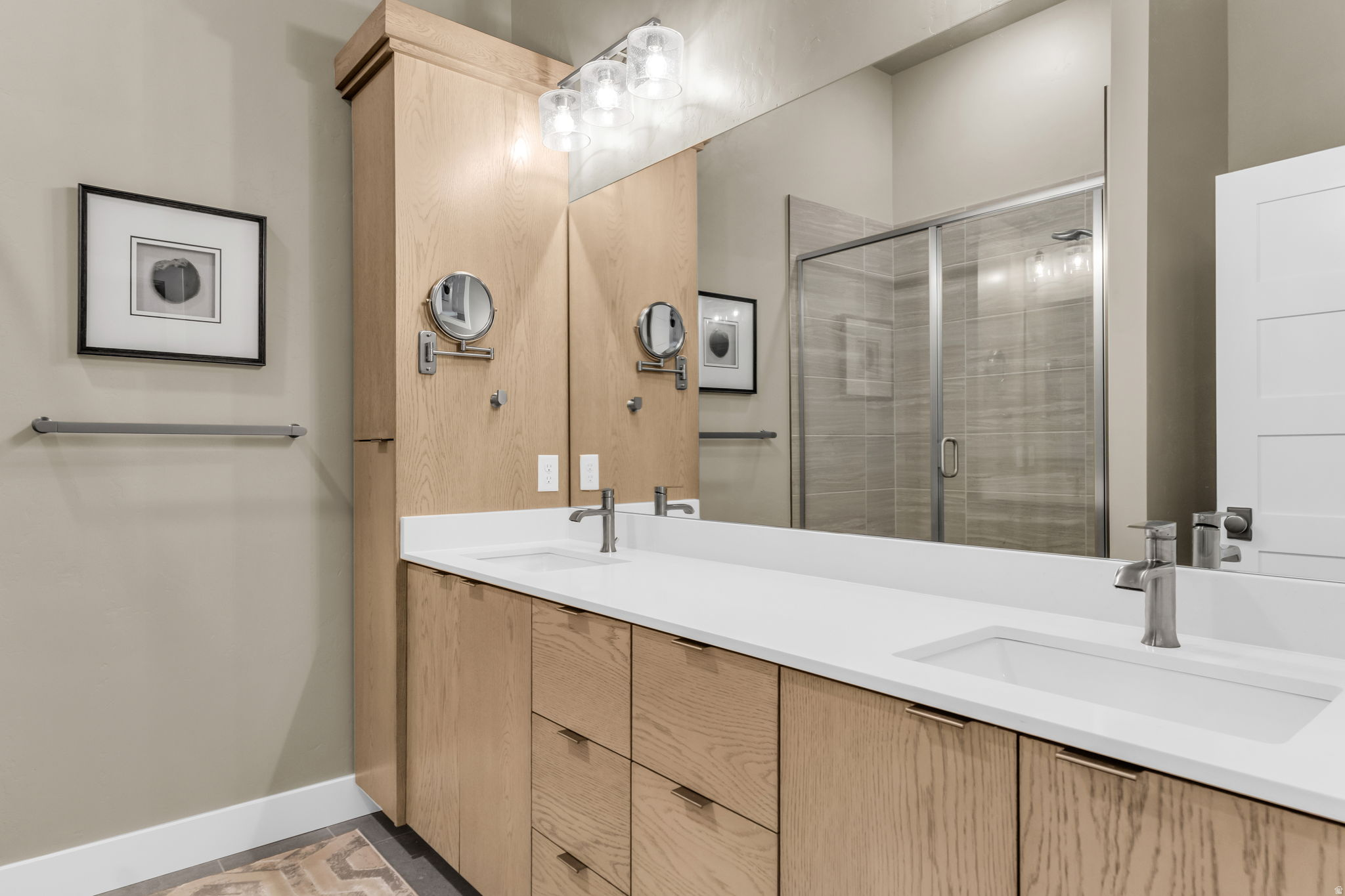 MAYFLOWER LAKESIDE - Residential