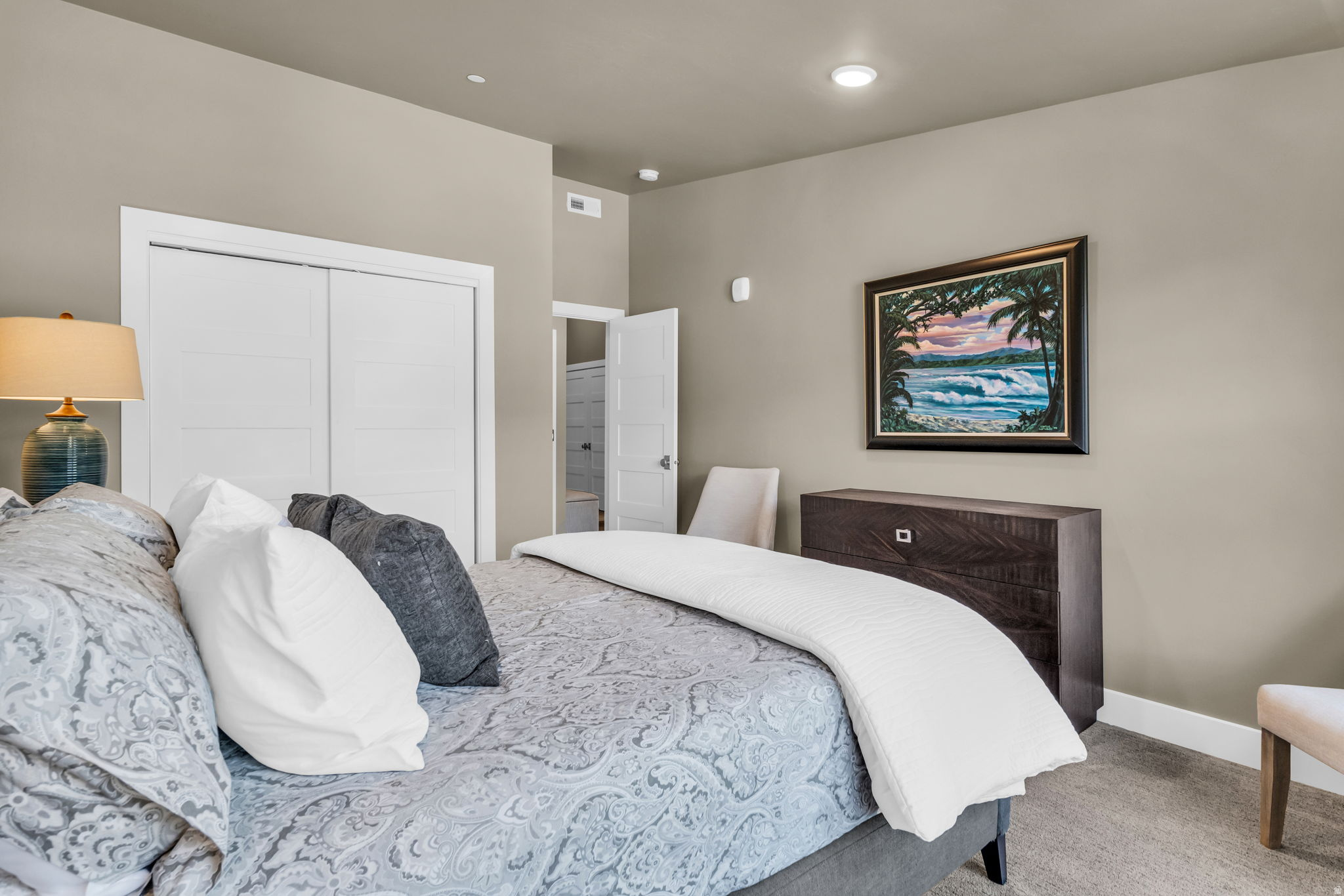 MAYFLOWER LAKESIDE - Residential