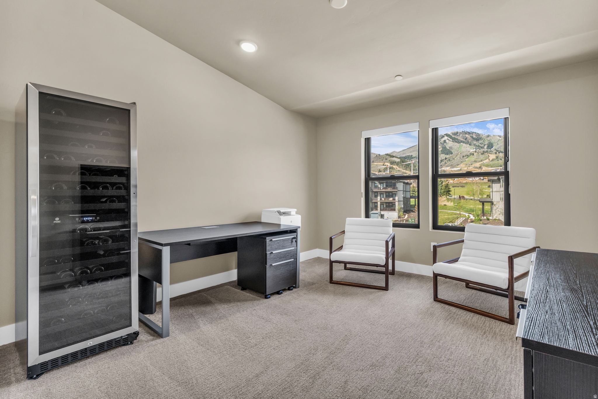 MAYFLOWER LAKESIDE - Residential