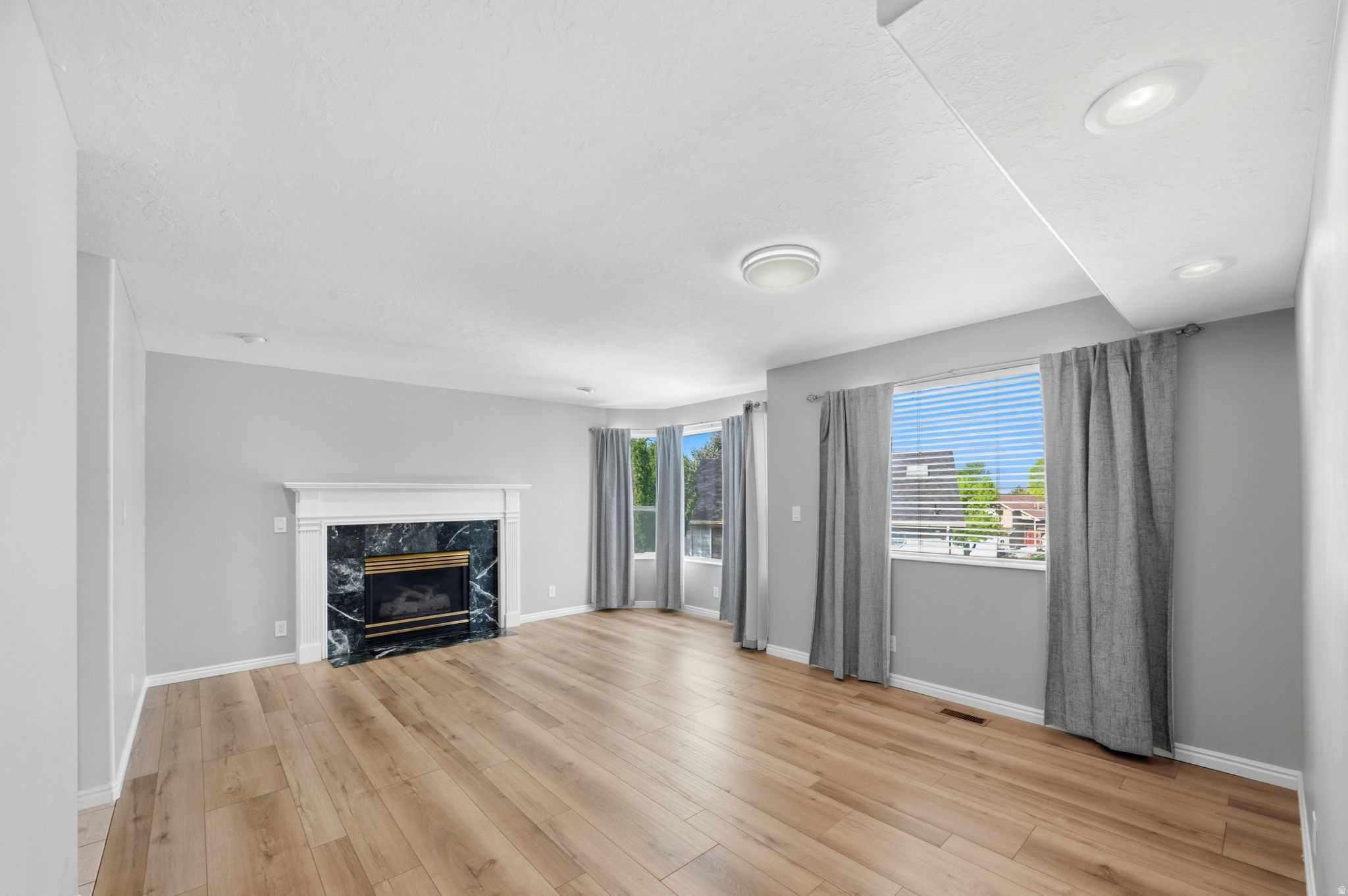 HIGH POINT - Residential