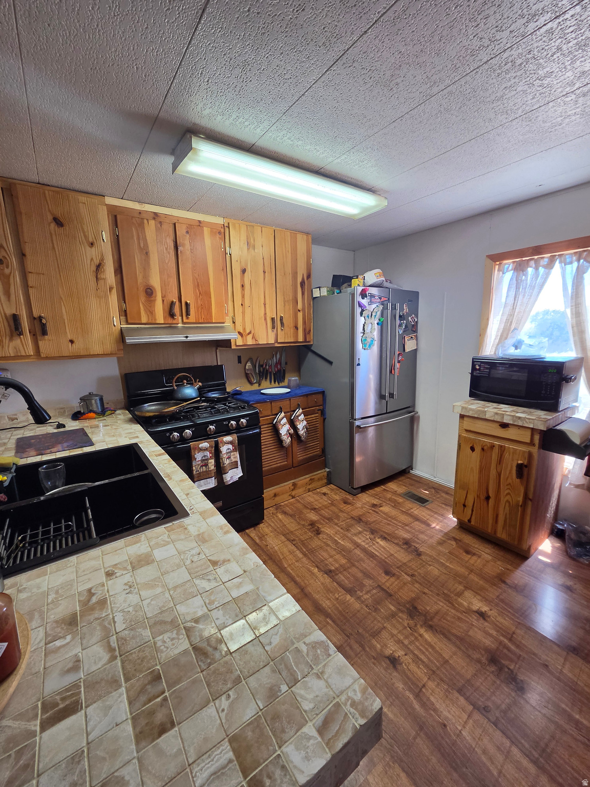 BANDANNA RANCH - Residential
