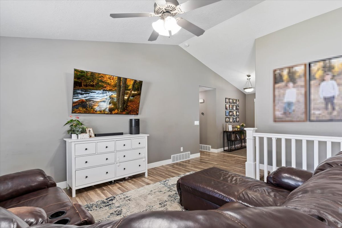 LAURELWOOD LAND PHAS - Residential