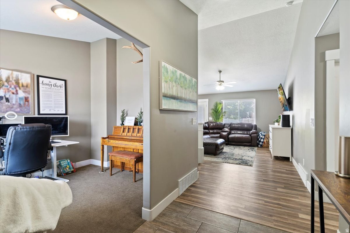 LAURELWOOD LAND PHAS - Residential