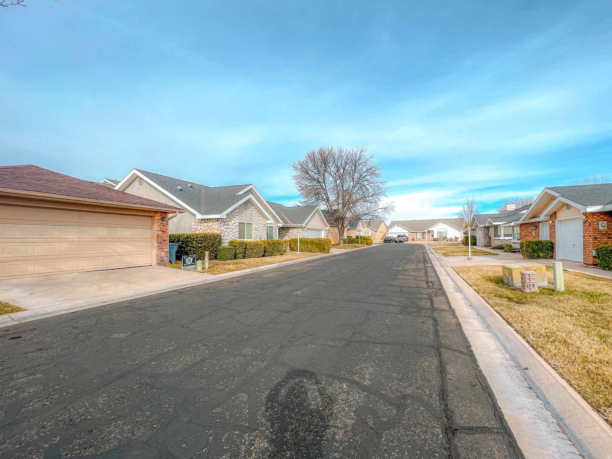 COTTAGES SOUTH - Residential Income