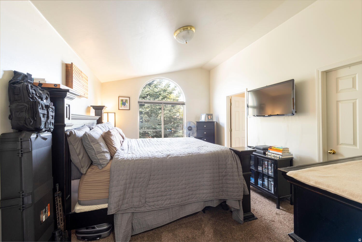 HILLCREST ESTATES - Residential Income