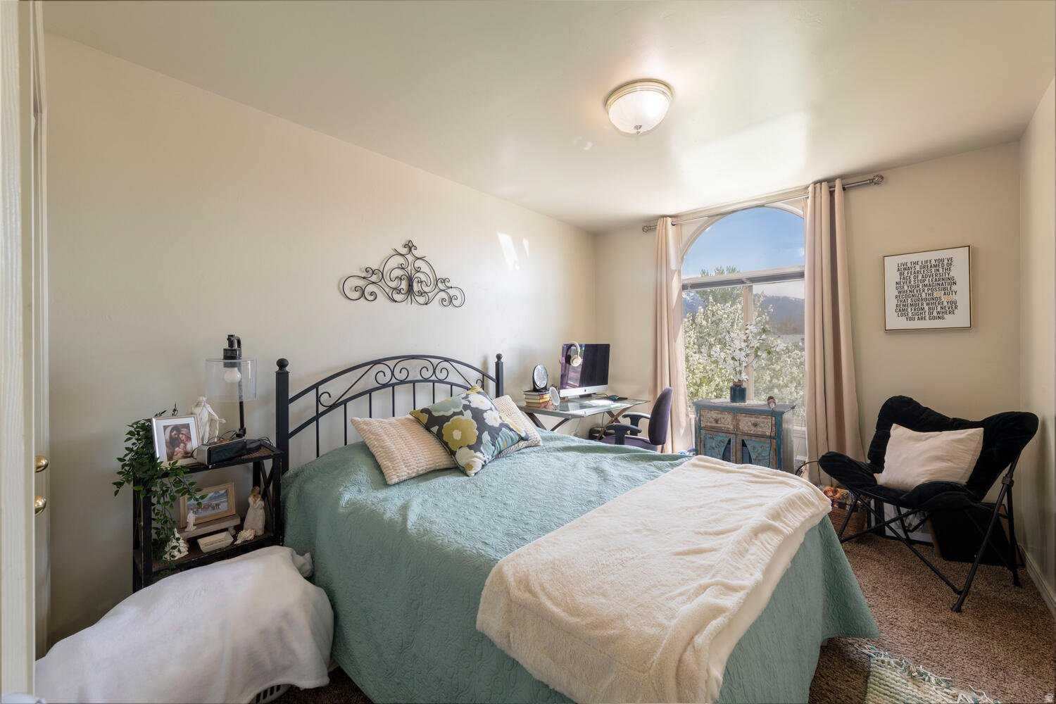 HILLCREST ESTATES - Residential Income