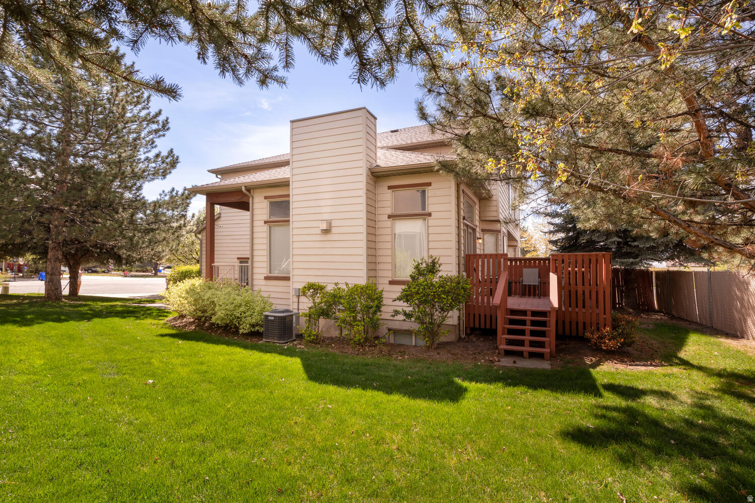 HILLCREST ESTATES - Residential Income