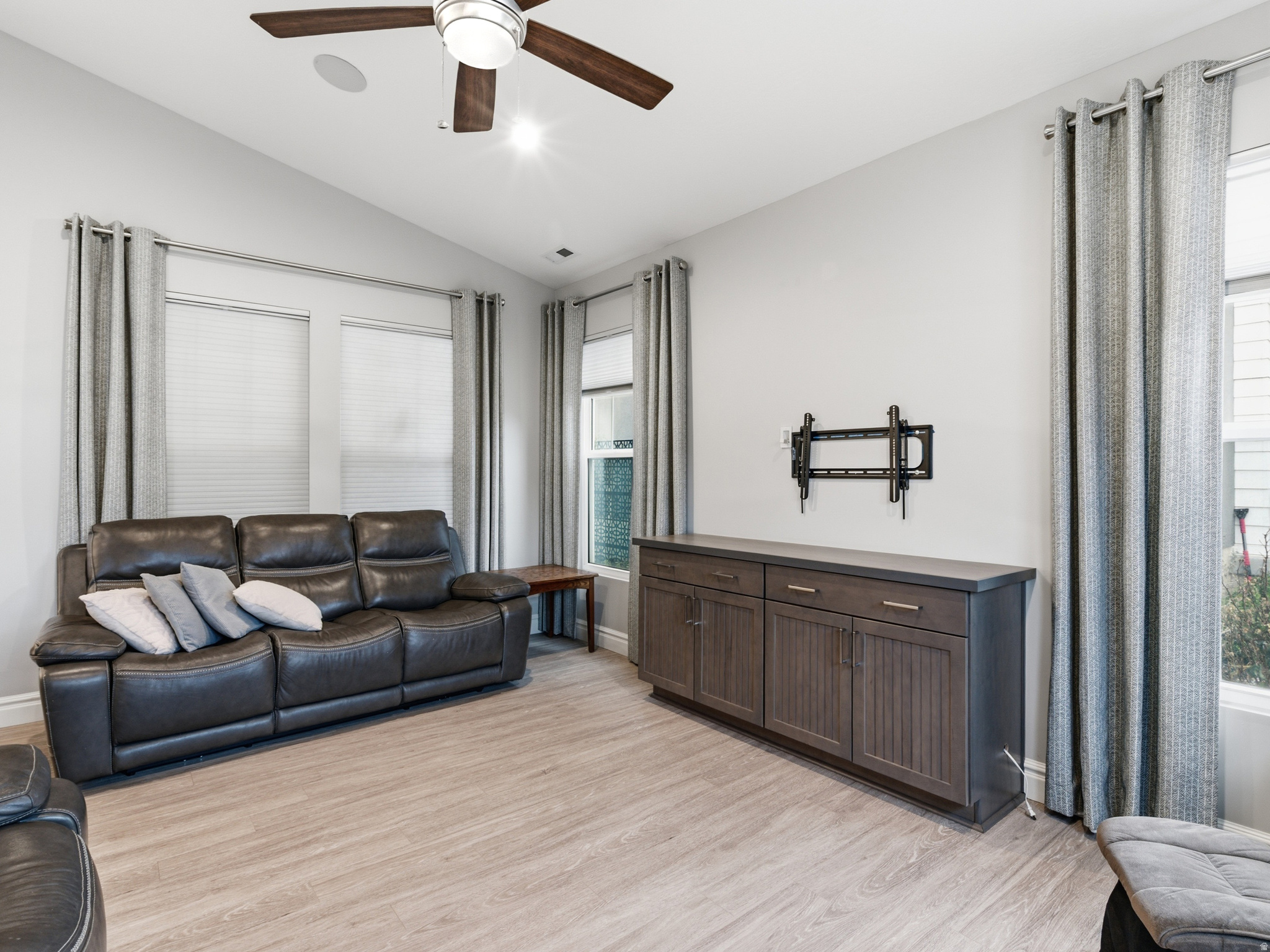 SPRINGHOUSE - Residential Income