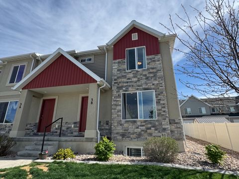 Photo of 38 W 400 S, Santaquin, UT 84655 (MLS # 2155098)