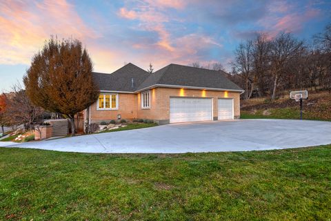 Tiny photo for 302 SUMMERMEADOW CIR, Bountiful, UT 84010 (MLS # 2122405)