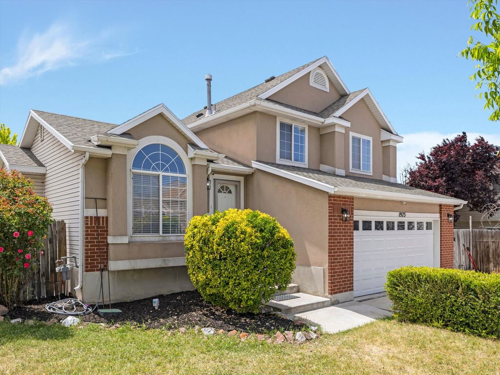 Photo of 1975 W SIR ANDREW WAY N, Salt Lake City, UT 84116 (MLS # 2160525)