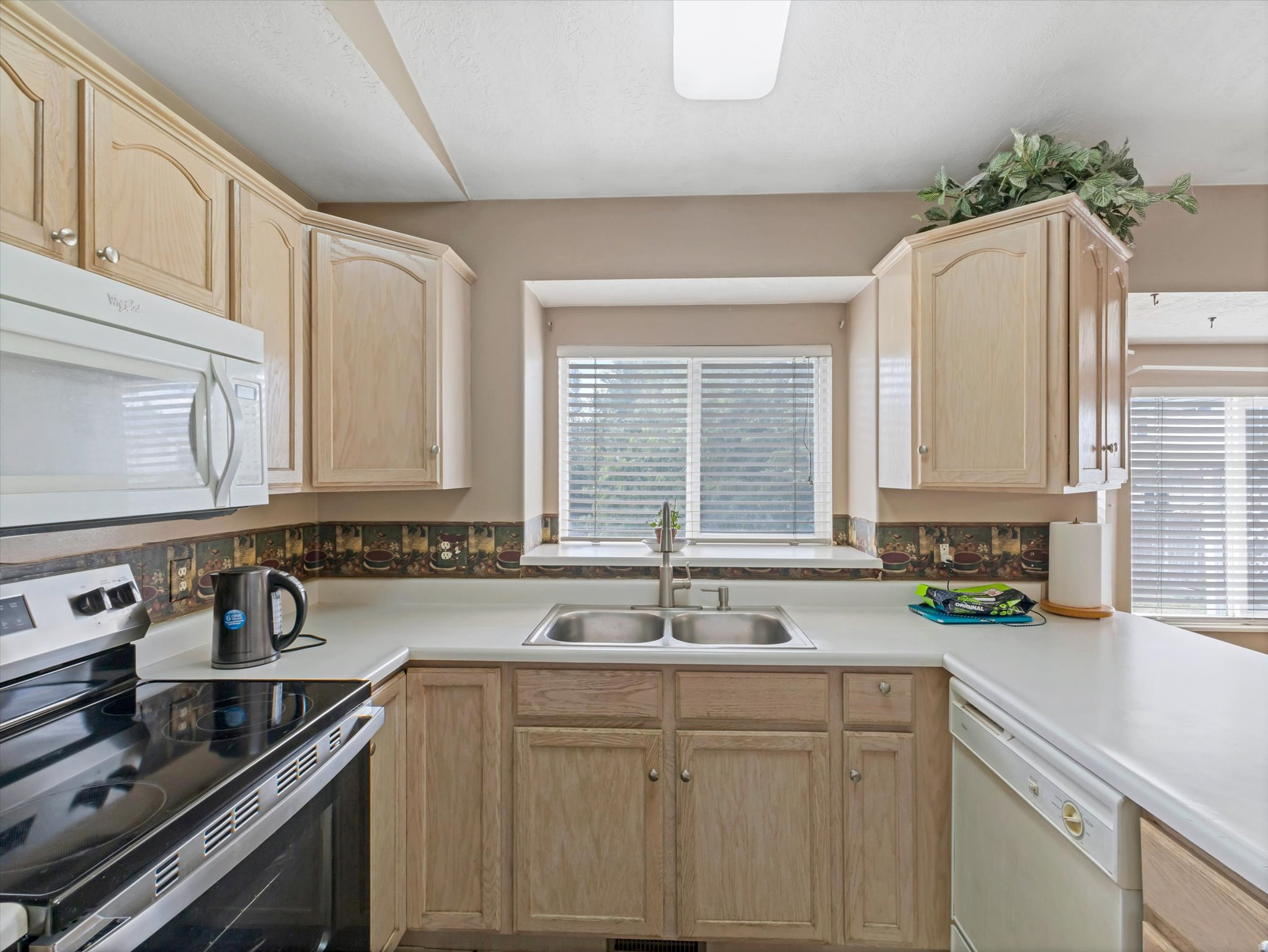 WEST POINTE, LOT 65 - Residential
