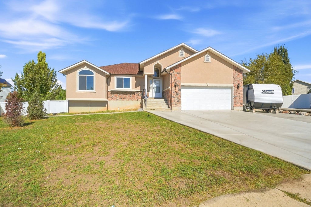 Photo of 569 E 2200 S, Clearfield, UT 84015 (MLS # 2185763)