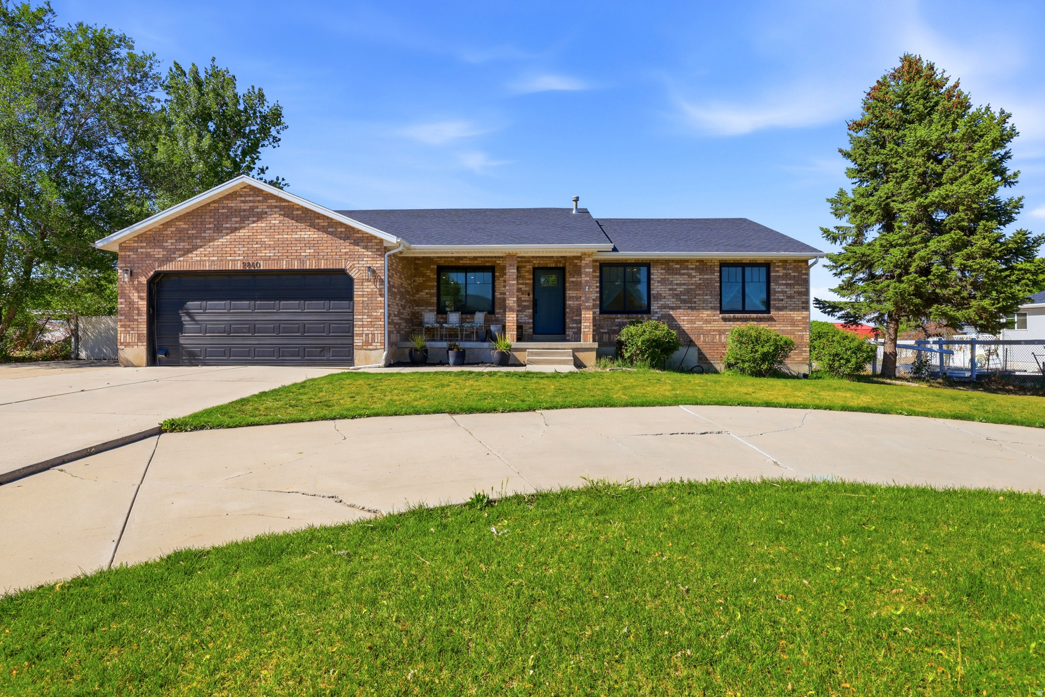 COUNTRY CLASSIC ESTATES - Residential