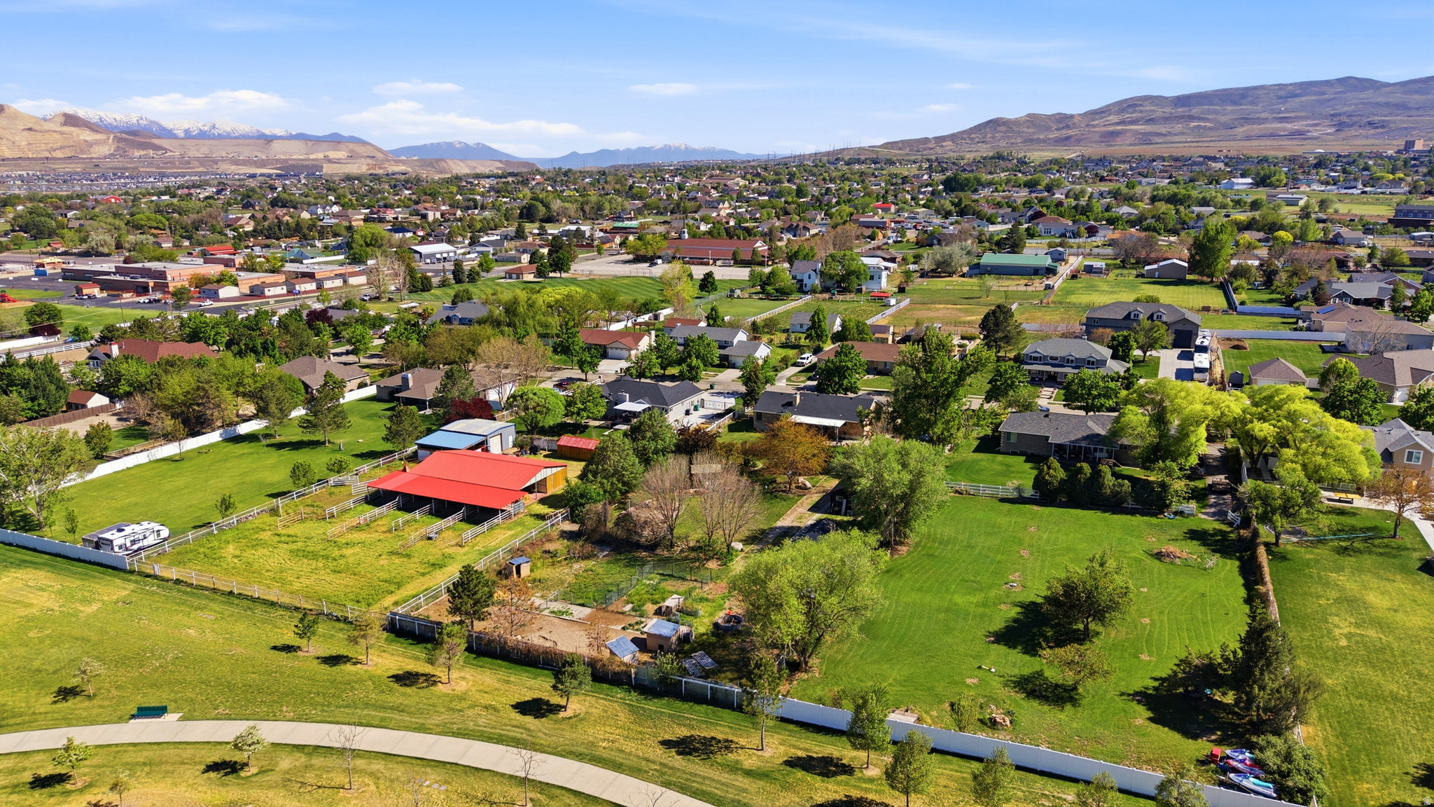 COUNTRY CLASSIC ESTATES - Residential
