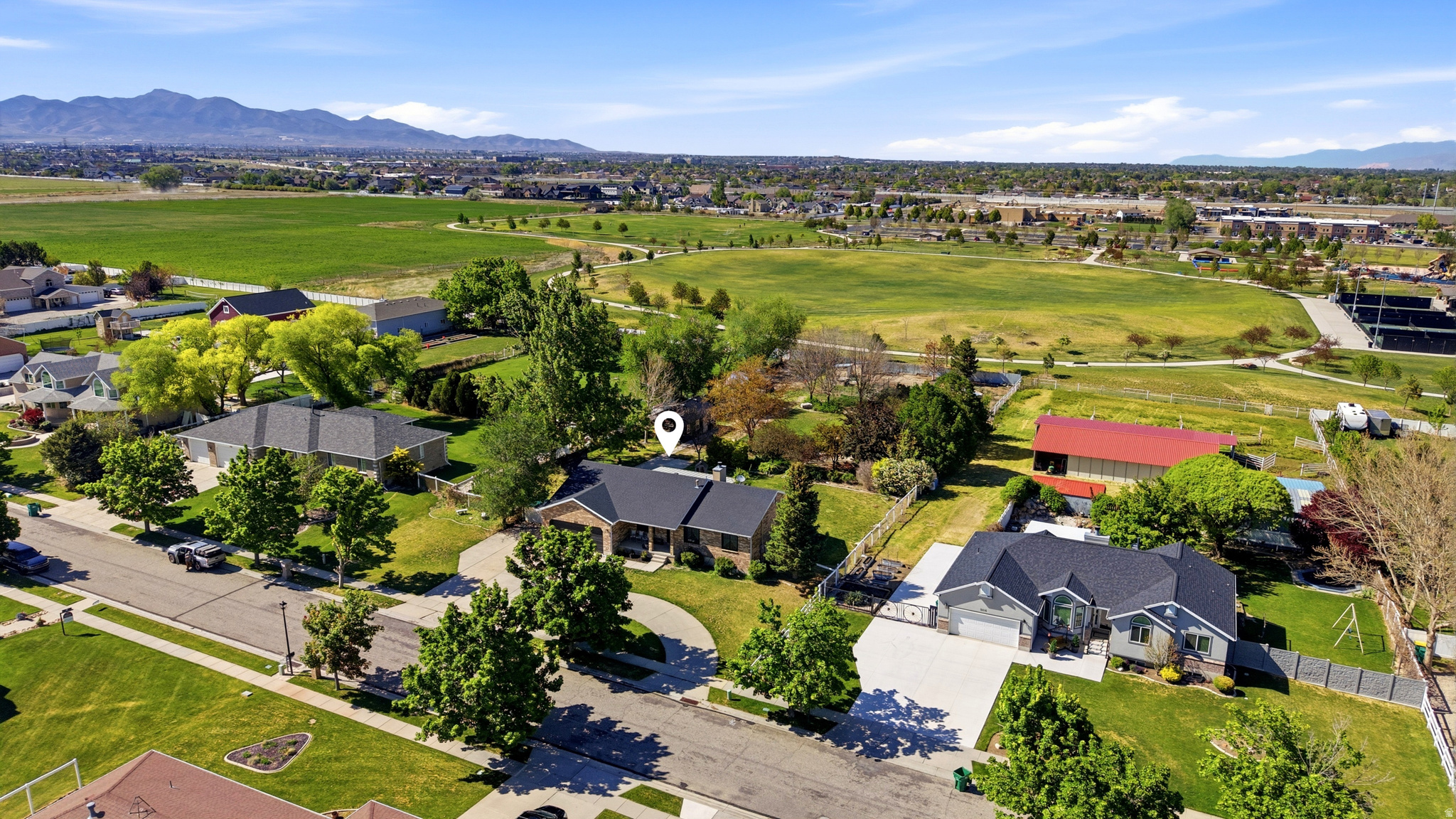 COUNTRY CLASSIC ESTATES - Residential