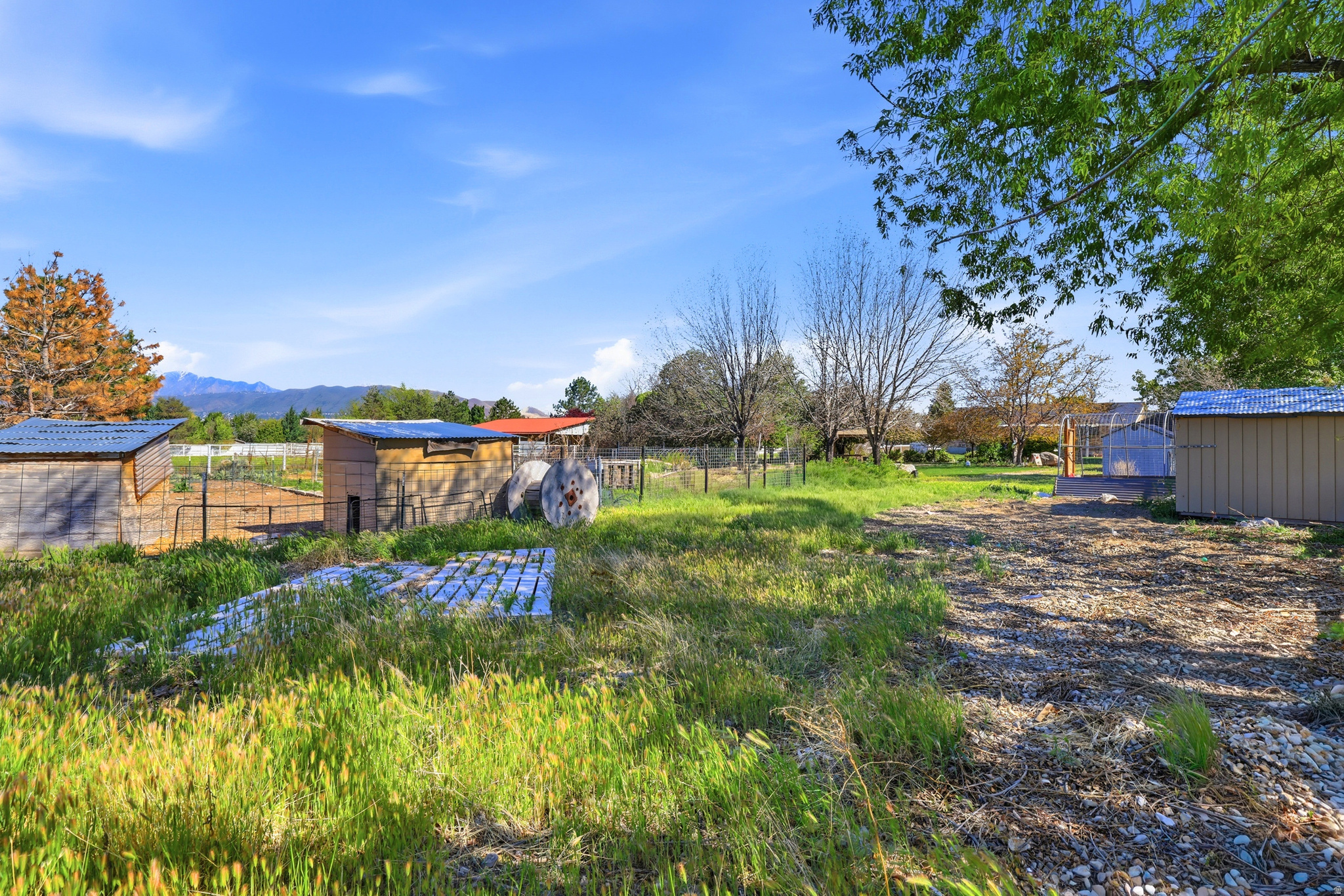 COUNTRY CLASSIC ESTATES - Residential