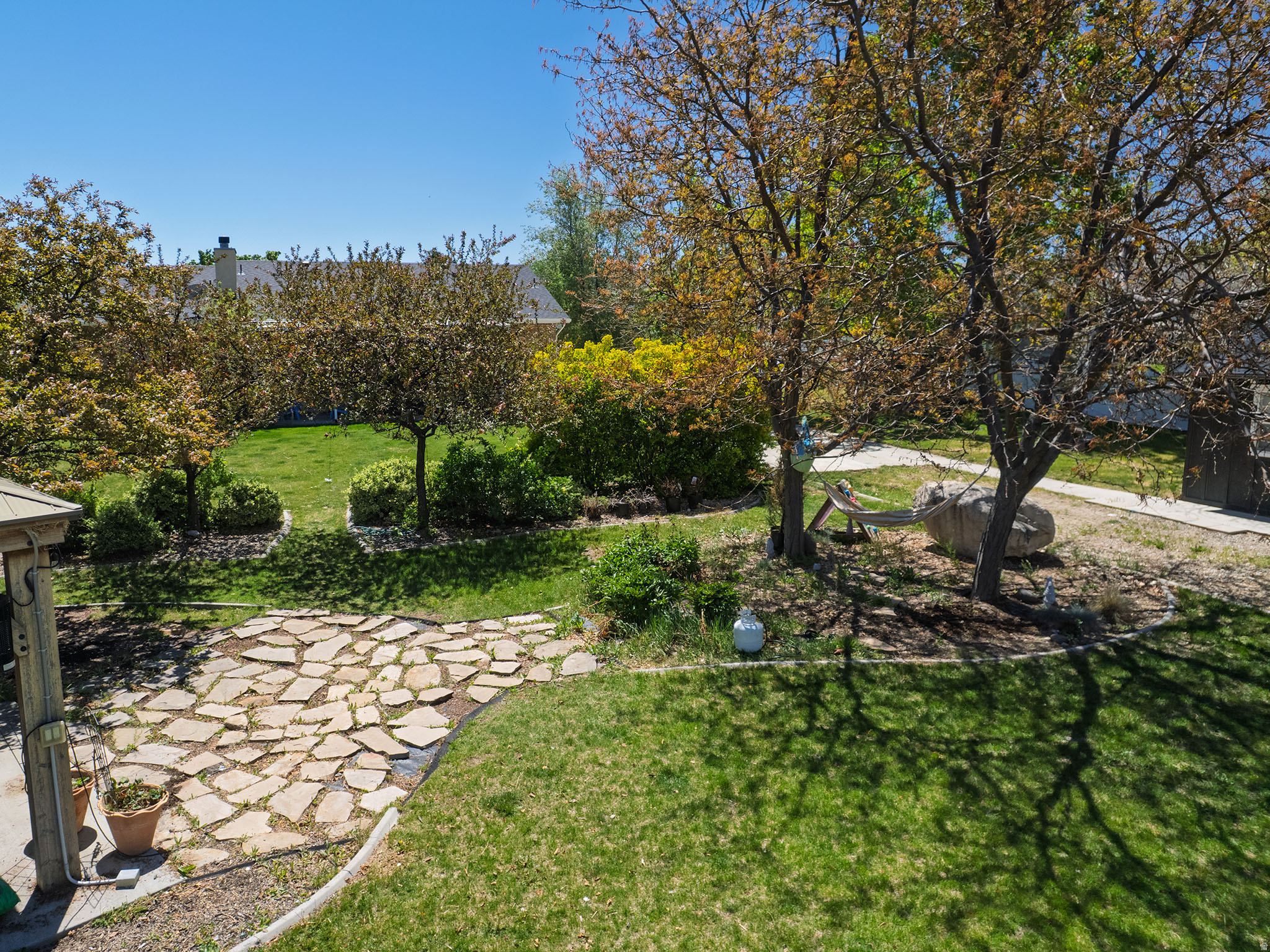 COUNTRY CLASSIC ESTATES - Residential