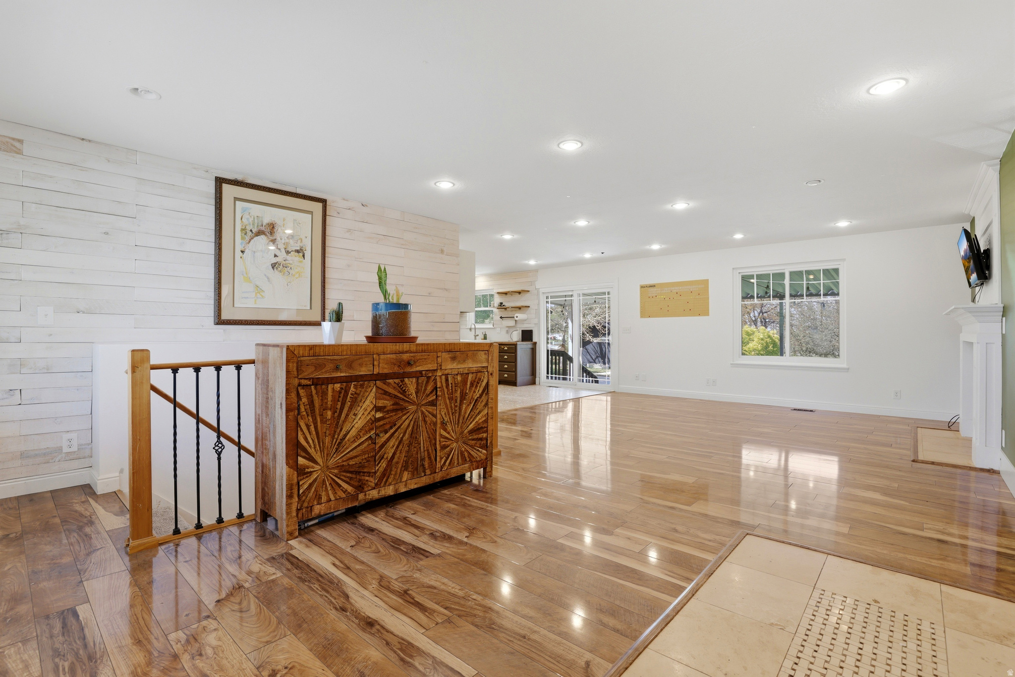 COUNTRY CLASSIC ESTATES - Residential