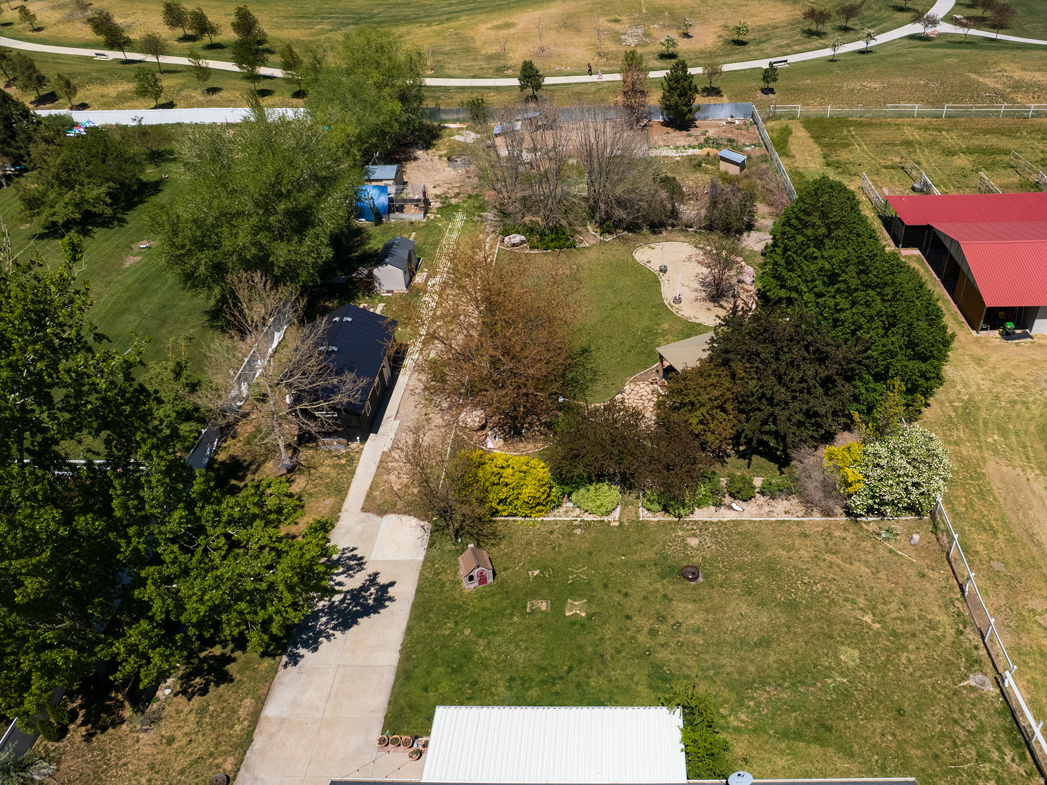 COUNTRY CLASSIC ESTATES - Residential