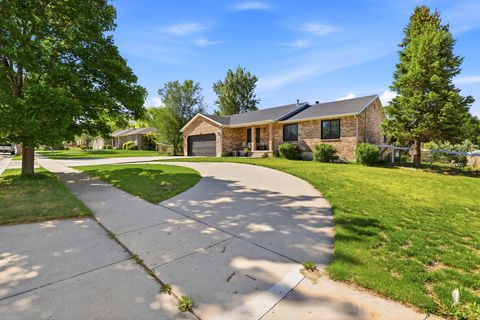 Tiny photo for 2840 W COUNTRY CLASSIC DR S, Bluffdale, UT 84065 (MLS # 2156787)