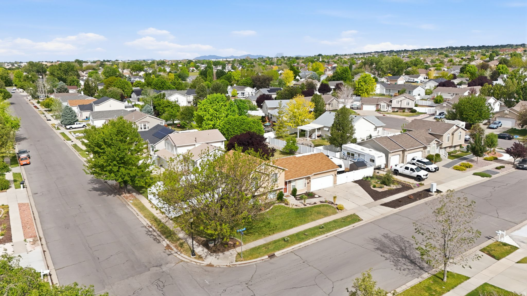 THE OVERLOOKS - Residential