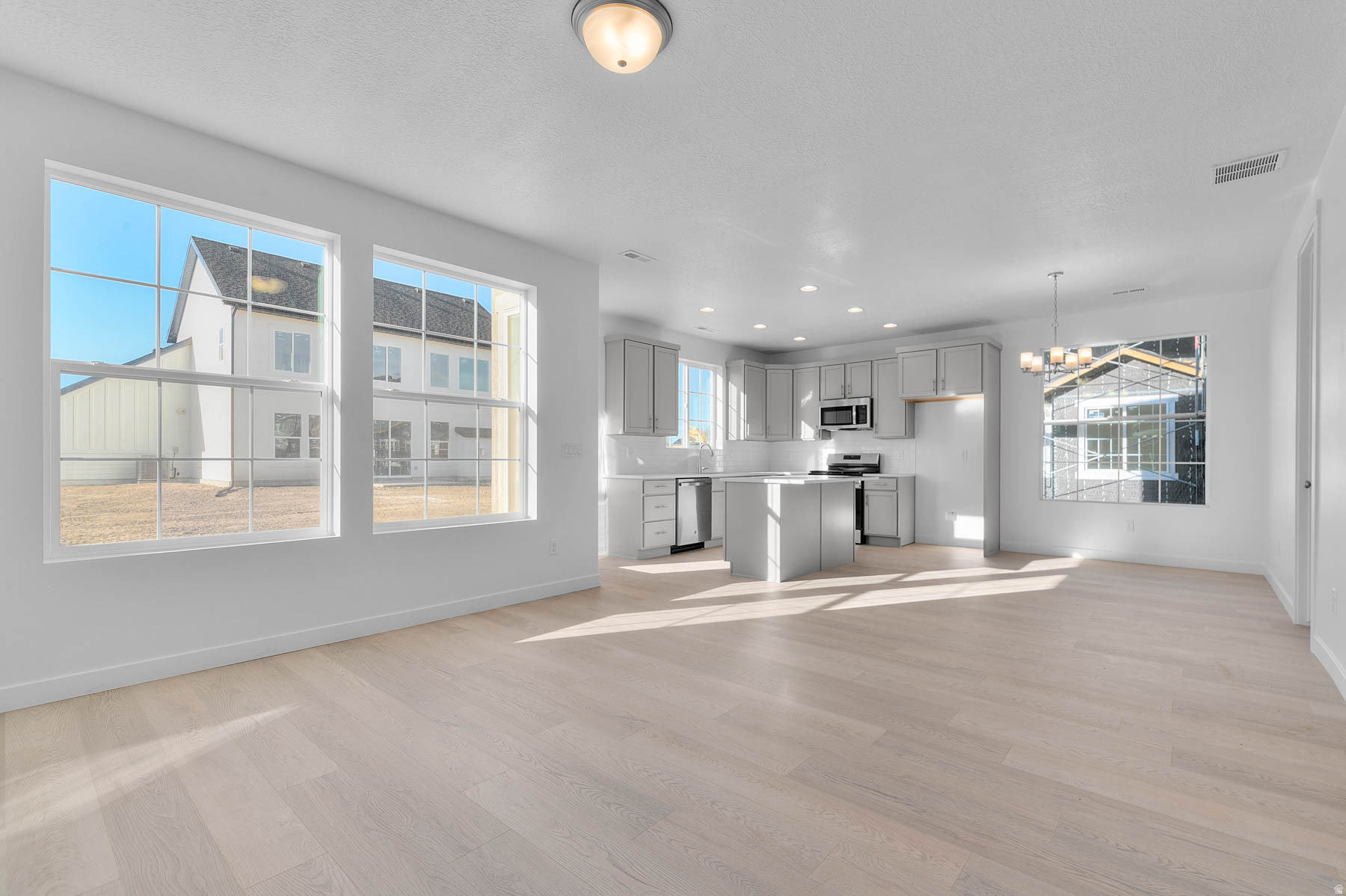 AMBERLY PLACE 14 - Residential