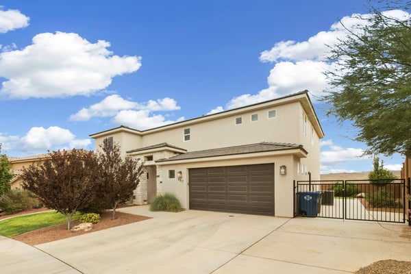 567 N STACI DR, HURRICANE, UT 84737 - Image e977f5b4fc18e4fb2d5cb02183ecef3c/3490055028