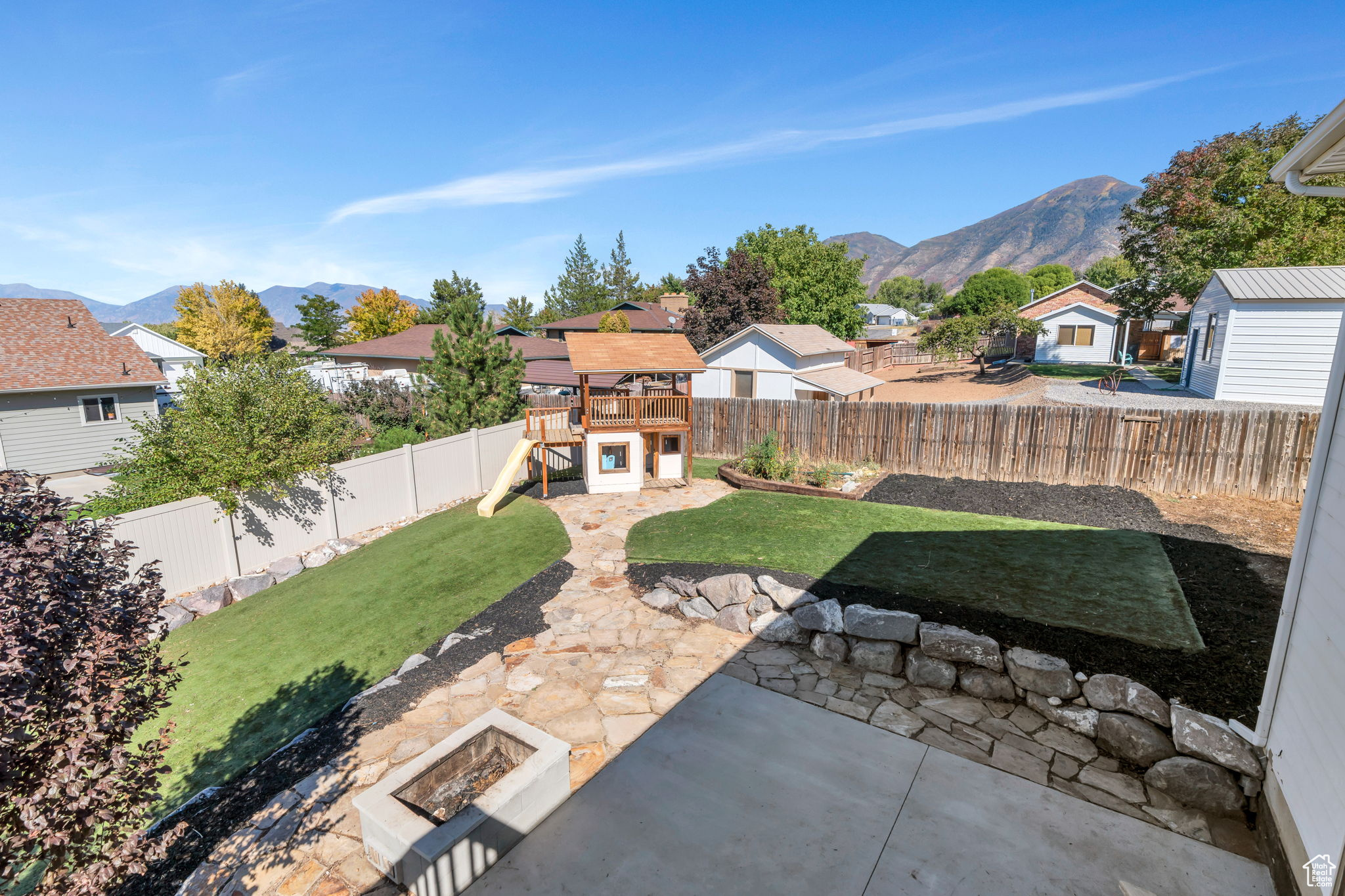 CRESTVIEW ESTATES - Residential